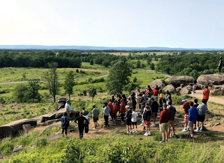 Students overlooking the Gettysburg National Park. 