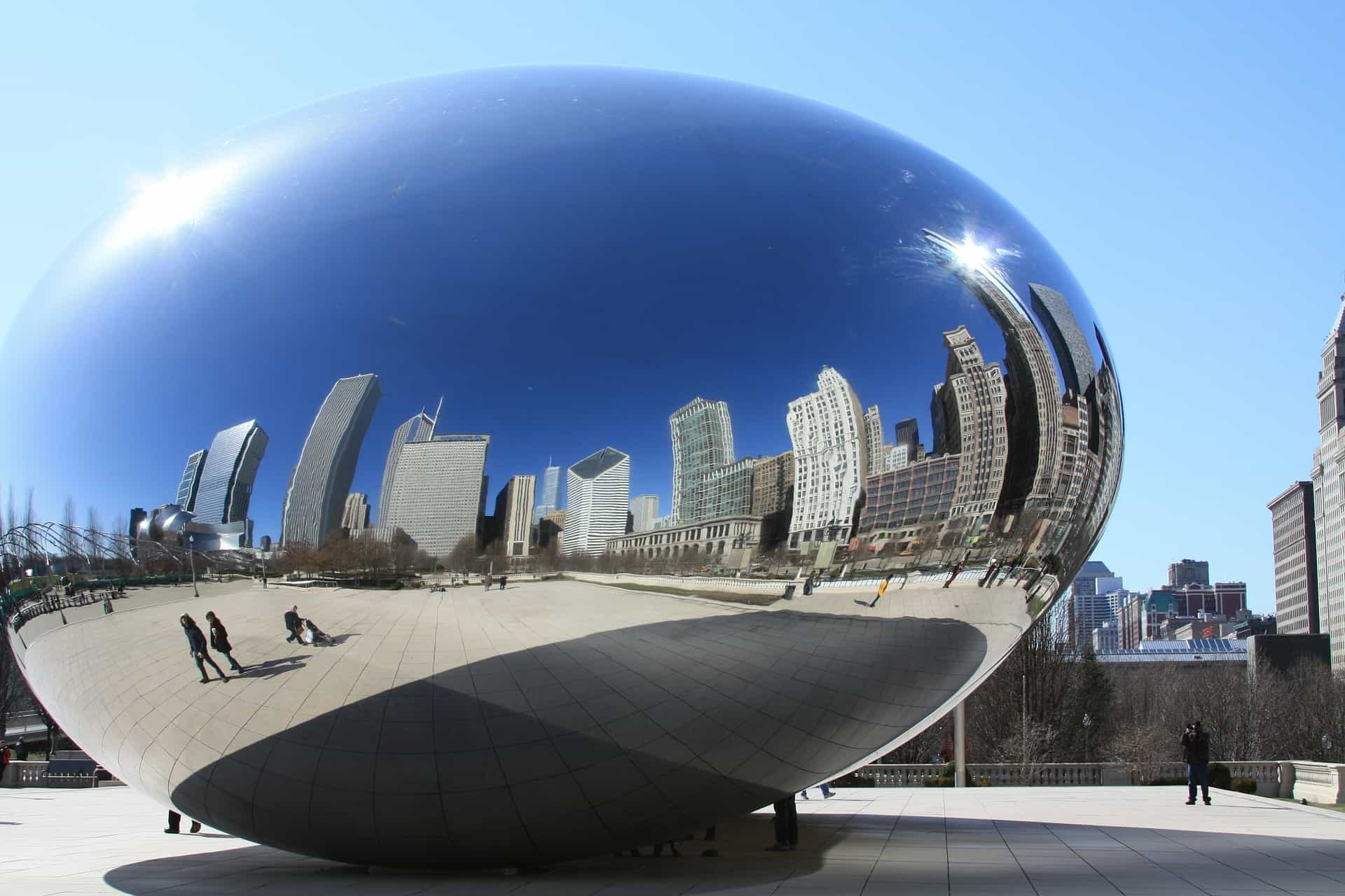 CLOUD GATE THE 'BEAN' IN CHICAGO