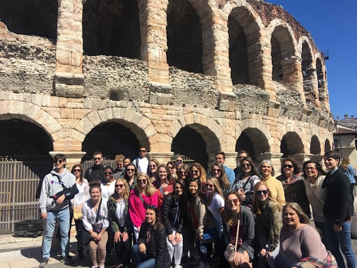 Group photo of students in Italy. 